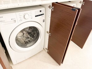 Washer + Dryer