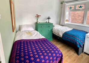 Bedroom 4 - twin beds