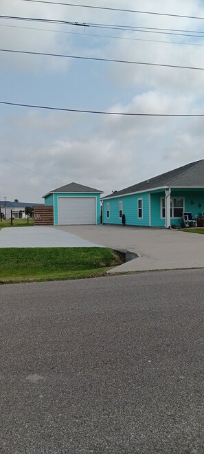 Additional drive for parking installed - along with side drive as well.