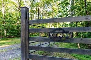 Arriving To The Cabin