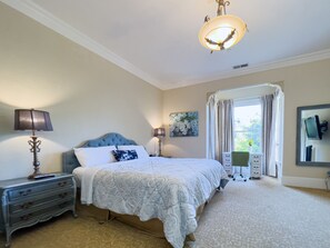 KING SUITE BEDROOM