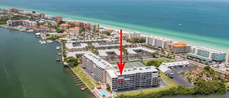 Amazing view of the Intracoastal.  Complex pool & Boat Slips