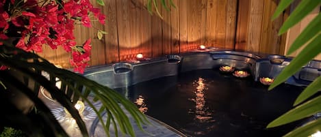 Bain à remous extérieur