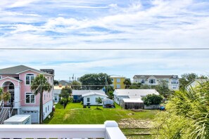 Safe Haven-Rooftop Deck Ocean View