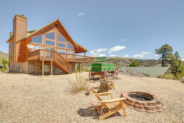 Panguitch Vacation Rental | 3BR | 3.5BA | 2,300 Sq Ft | Stairs Required