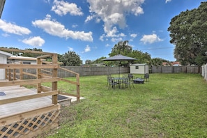 Backyard | Fire Pit | Pet Friendly w/ Fee