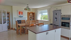 Southland Holiday Home, Seaside Holiday Accommodation Available near Milltown Malbay, County Clare