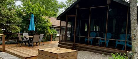 Fresh look with this beautiful cedar deck. More space to relax at the lake