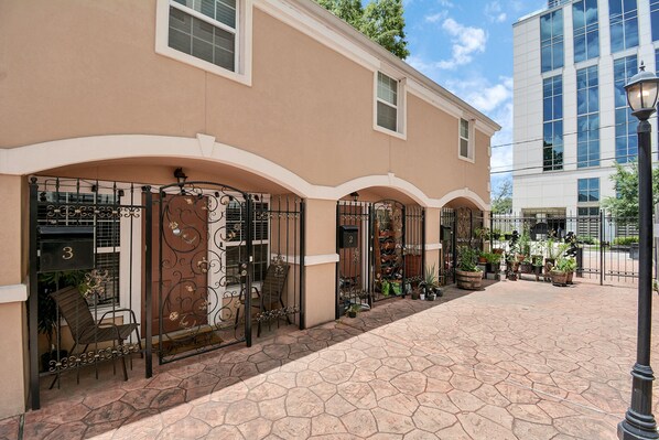 Quaint Condos in the heart of the City; gated community