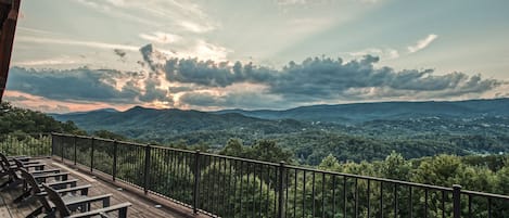 Cabin Deck with Breathtaking Views of the Smoky Mountains