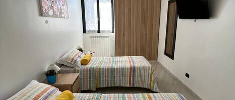 Camera da letto 1 (letti singoli o matrimoniale) / Bedroom 1 (twin beds or double bed) 