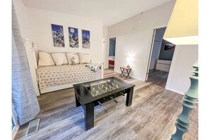 Spielezimmer