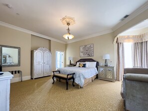 KING SUITE BEDROOM