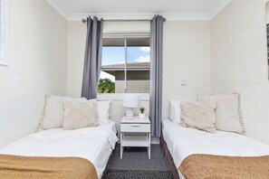 Second bedroom with 2 x single beds