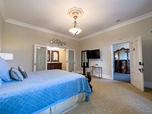 KINGBEDROOM