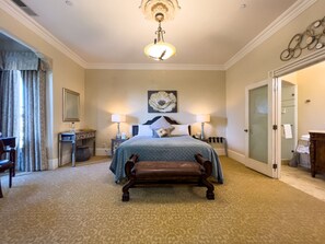 KINGBEDROOM
