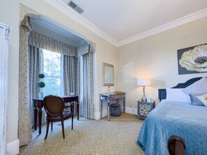 KINGBEDROOM