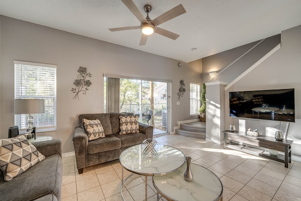 Kissimmee Vacation Rental | 3BR | 2.5BA | 1 Step Required for Entry