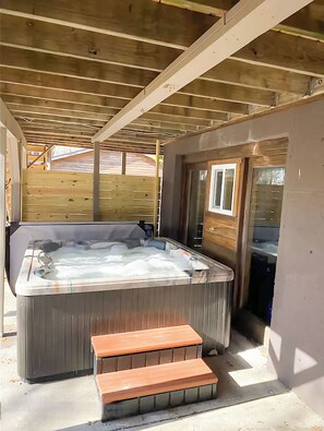 Bain à remous extérieur