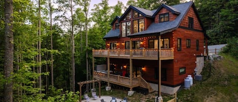 Get ready to experience relaxation and tranquility in this gorgeous cabin.