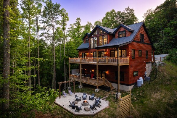 Get ready to experience relaxation and tranquility in this gorgeous cabin.