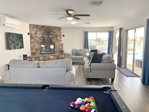Spielezimmer