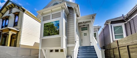 Amazing remodeled house in West Oakland, close to freeways, dining and entertainment. 