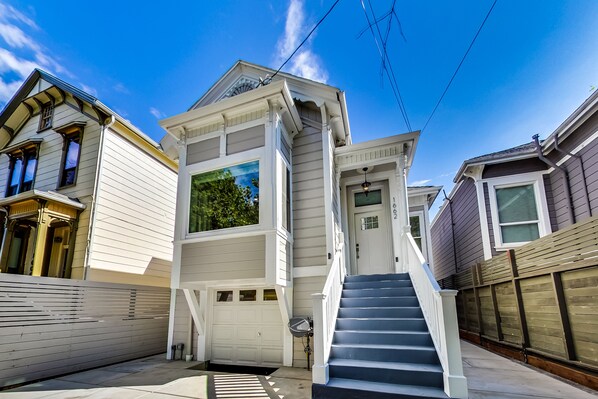 Amazing remodeled house in West Oakland, close to freeways, dining and entertainment. 