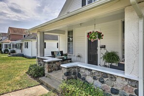 Front Porch | Outdoor Seating