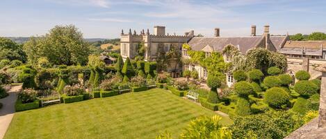 Belvedere Grounds, Euridge Manor Estate, Bolthole Retreats