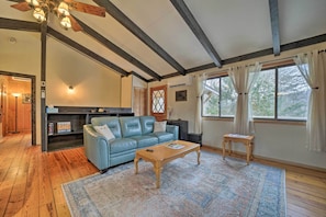 Living Room | Gas Fireplace | Smart TV