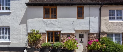 Pebble Cottage in Dunster