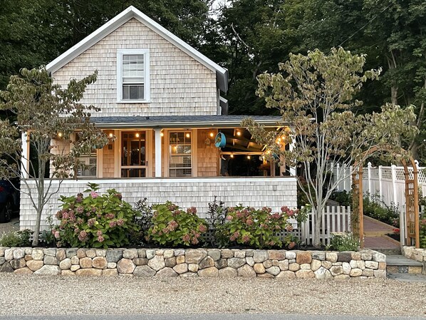 Front yard and entrance to side yard