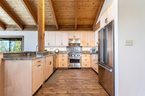 Room, Indoors, Flooring, Kitchen, Floor
