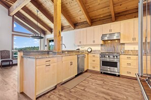 Flooring, Room, Indoors, Kitchen, Floor