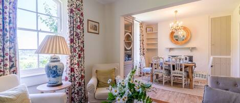 Living/Dining Room, Peartree Cottage, Bolthole Retreats