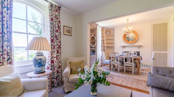 Living/Dining Room, Peartree Cottage, Bolthole Retreats