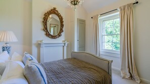 Bedroom One, Peartree Cottage, Bolthole Retreats