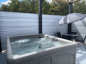 Hot Tub Great for Stargazing!