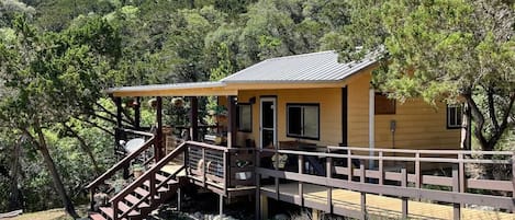 Check out Giddy Up for a romantic mountainside Hill Country getaway!