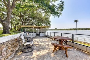 Waterfront Patio | Outdoor Dining