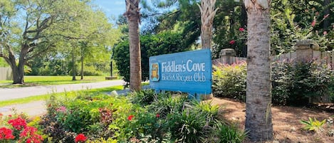 Fiddlers Cove Community