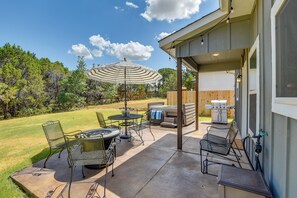 Patio | Fire Pit | Private Hot Tub | Gas Grill | Outdoor Seating Areas