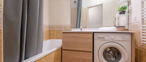 Laundry Room, Mirror, Washing Machine, Clothes Dryer, Property, Cabinetry, Furniture, Bathroom Cabinet, Comfort, Wood