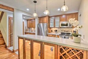 Kitchen | Main Floor