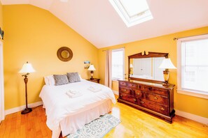Queen bedroom