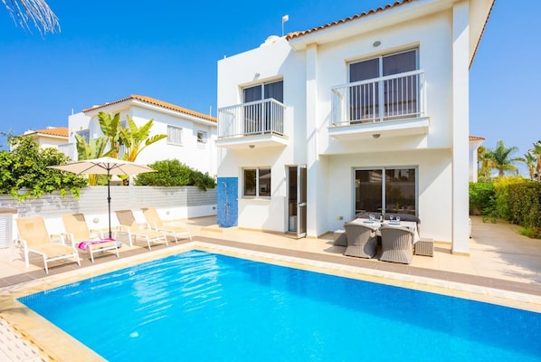 Beautiful villa with private pool and terrace