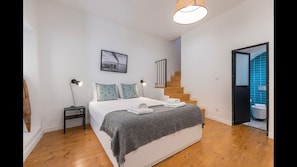 A second bedroom with an ensuite bathroom, ready to accommodate two guests.
#comfort #ensuite #portugal #pt #lisbon