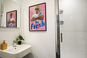 Modern Bathroom