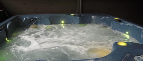 Hot Tub with lights